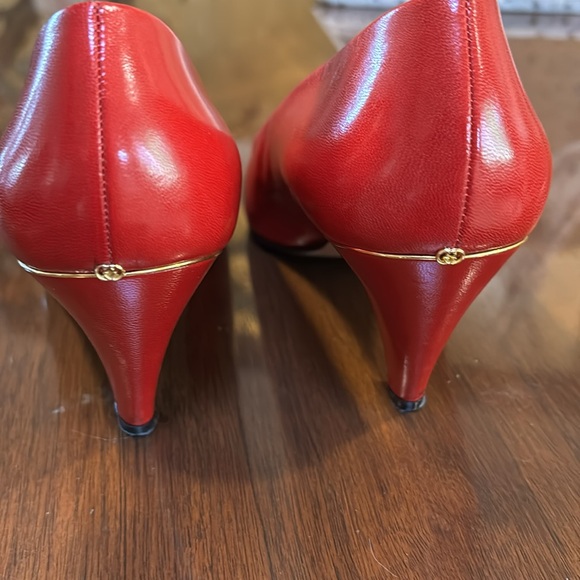 Gucci Vintage Classic Red Leather Mid Heel Pumps - Picture 3 of 3